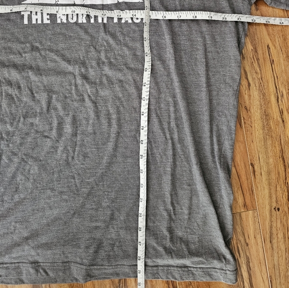 The North Face Men's XL SS Graphic T-Shirt Gray EUC - Picture 4 of 4